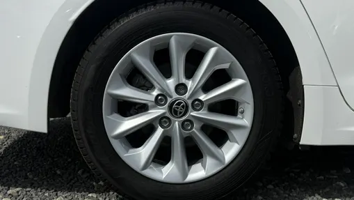 TOYOTA Corolla -