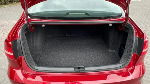 VOLKSWAGEN Jetta -
