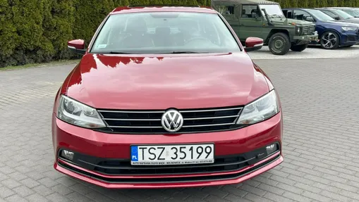 VOLKSWAGEN Jetta -