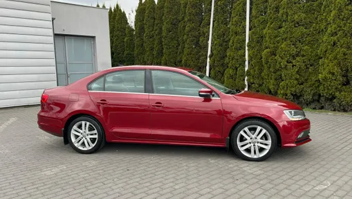 VOLKSWAGEN Jetta -