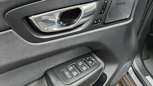 VOLVO XC60 -