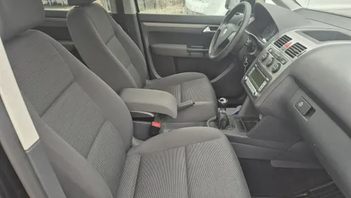 VOLKSWAGEN Touran -