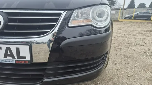 VOLKSWAGEN Touran -