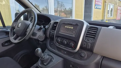 RENAULT Trafic -