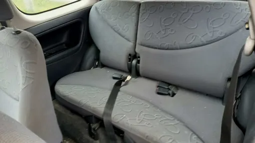 TOYOTA Yaris -