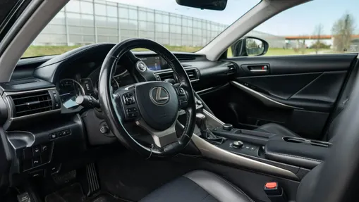 LEXUS IS -