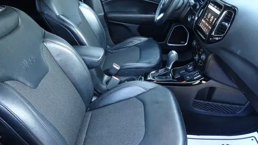 JEEP Compass -