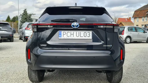 TOYOTA Yaris Cross -