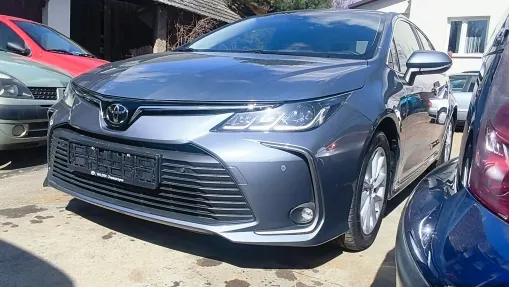 TOYOTA Corolla -