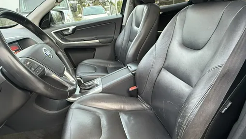 VOLVO XC60 -