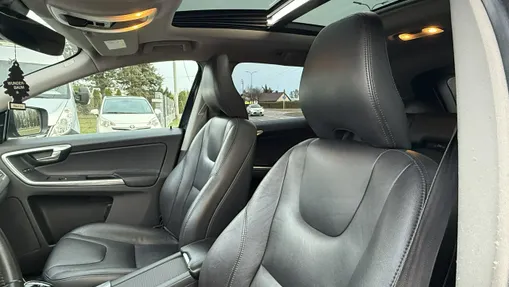 VOLVO XC60 -