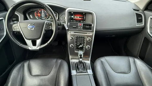 VOLVO XC60 -