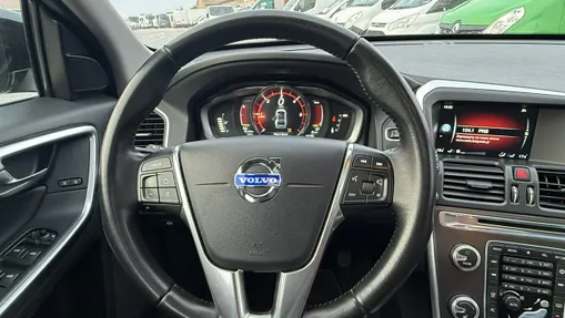 VOLVO XC60 -