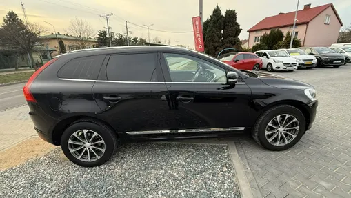 VOLVO XC60 -