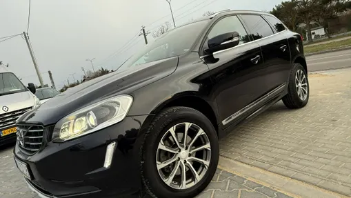 VOLVO XC60 -