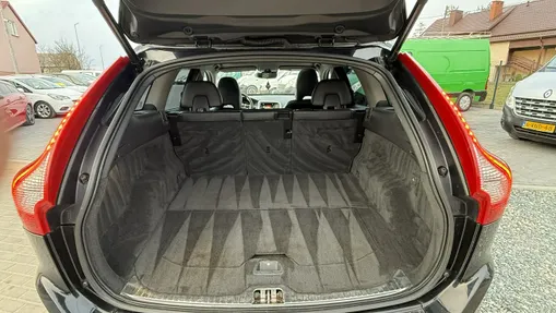 VOLVO XC60 -
