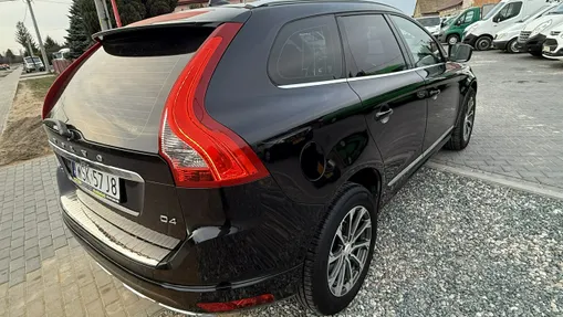 VOLVO XC60 -
