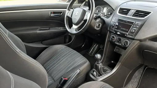 SUZUKI Swift -