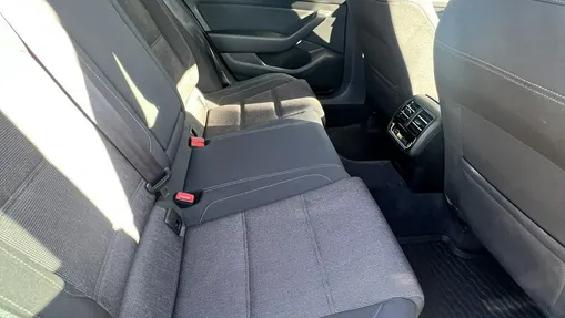 VOLKSWAGEN Passat -