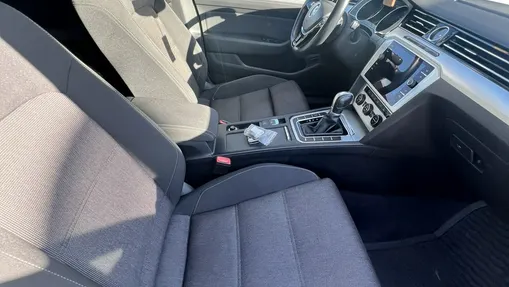 VOLKSWAGEN Passat -