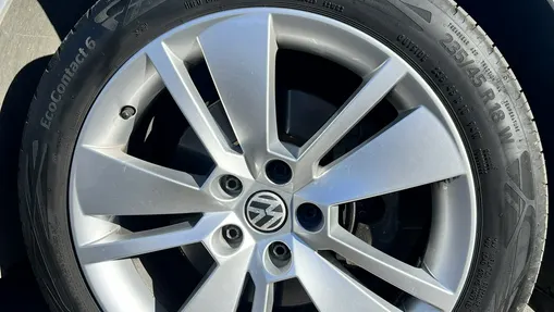 VOLKSWAGEN Passat -