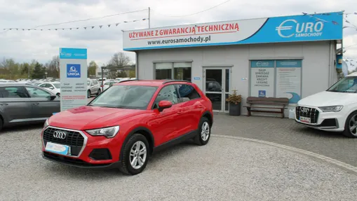 AUDI Q3 -