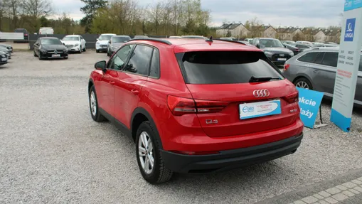 AUDI Q3 -