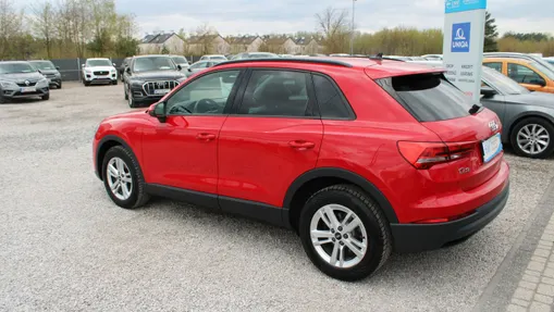 AUDI Q3 -
