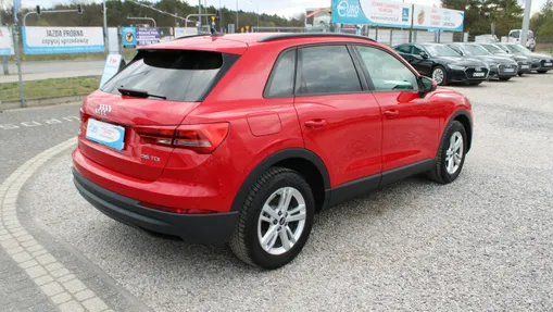 AUDI Q3 -