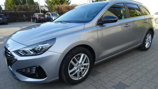 HYUNDAI i30 -