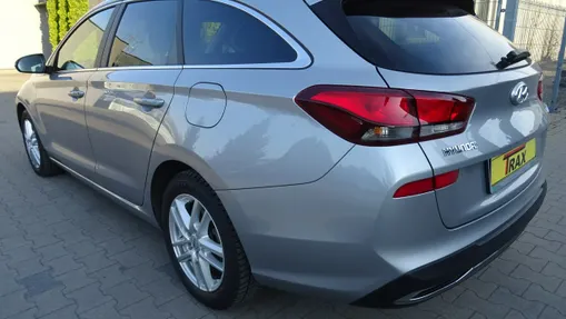 HYUNDAI i30 -
