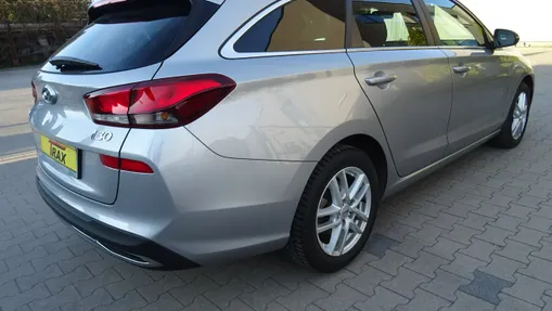 HYUNDAI i30 -