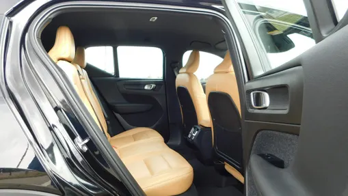 VOLVO XC40 -