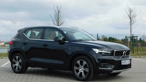 VOLVO XC40 -