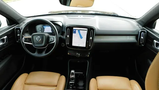 VOLVO XC40 -