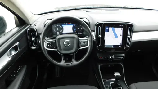 VOLVO XC40 -