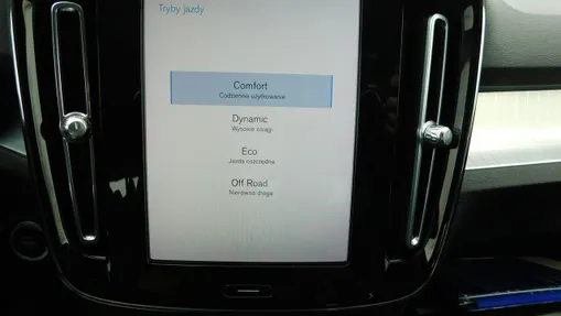 VOLVO XC40 -
