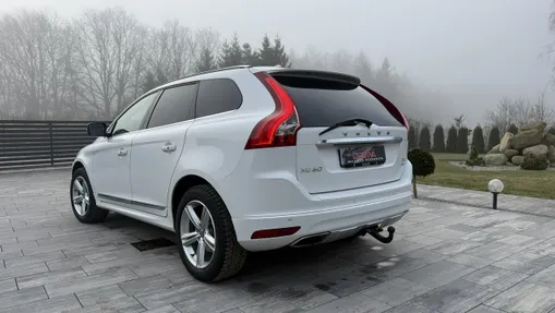 VOLVO XC60 -