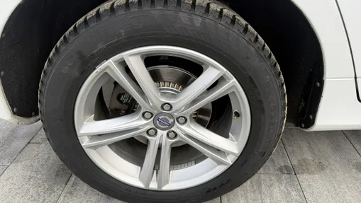 VOLVO XC60 -