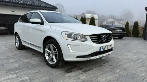 VOLVO XC60 -