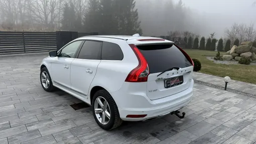 VOLVO XC60 -