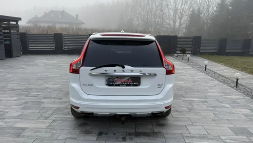 VOLVO XC60 -