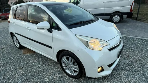 TOYOTA Verso-S -
