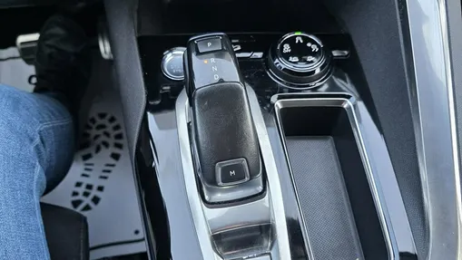 PEUGEOT 3008 -