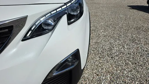 PEUGEOT 3008 -