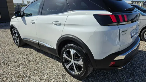 PEUGEOT 3008 -