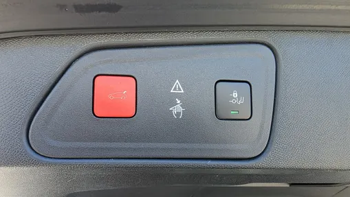 PEUGEOT 3008 -