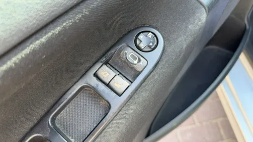 PEUGEOT 207 -