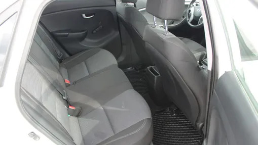 HYUNDAI i30 -