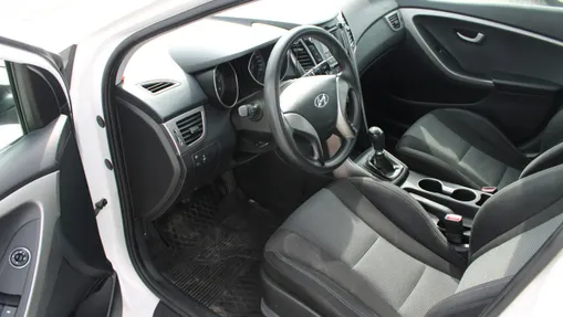 HYUNDAI i30 -